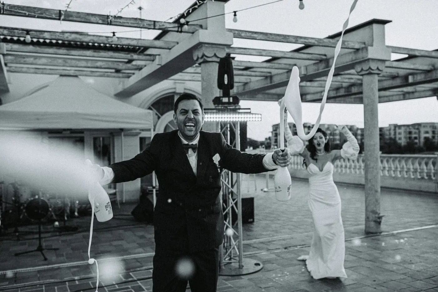 Gatsby-style wedding party