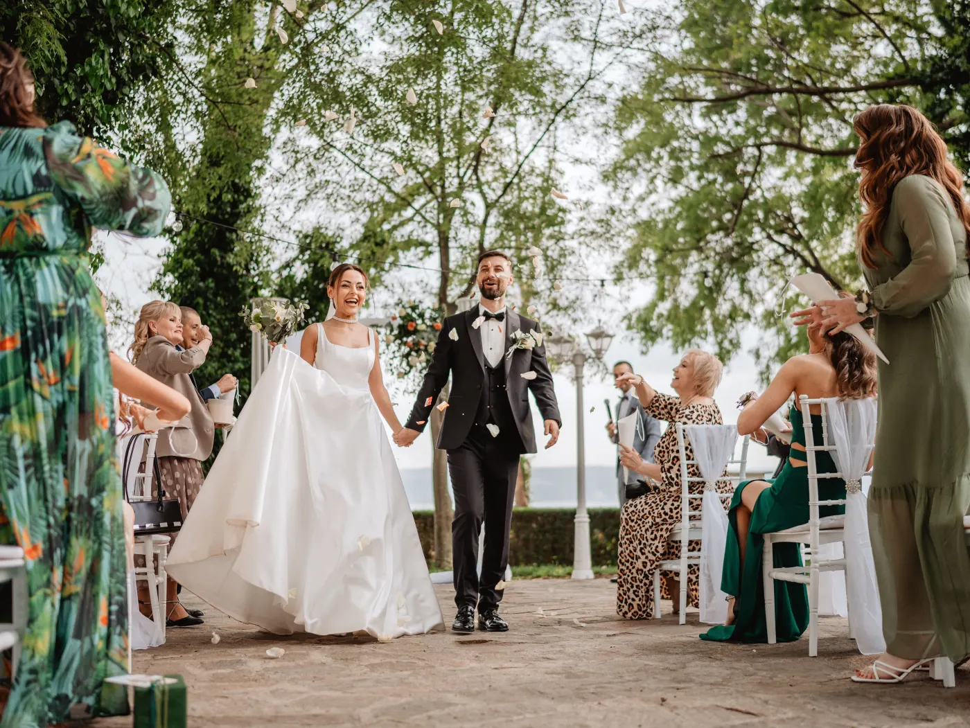 A Gatsby-style wedding celebration