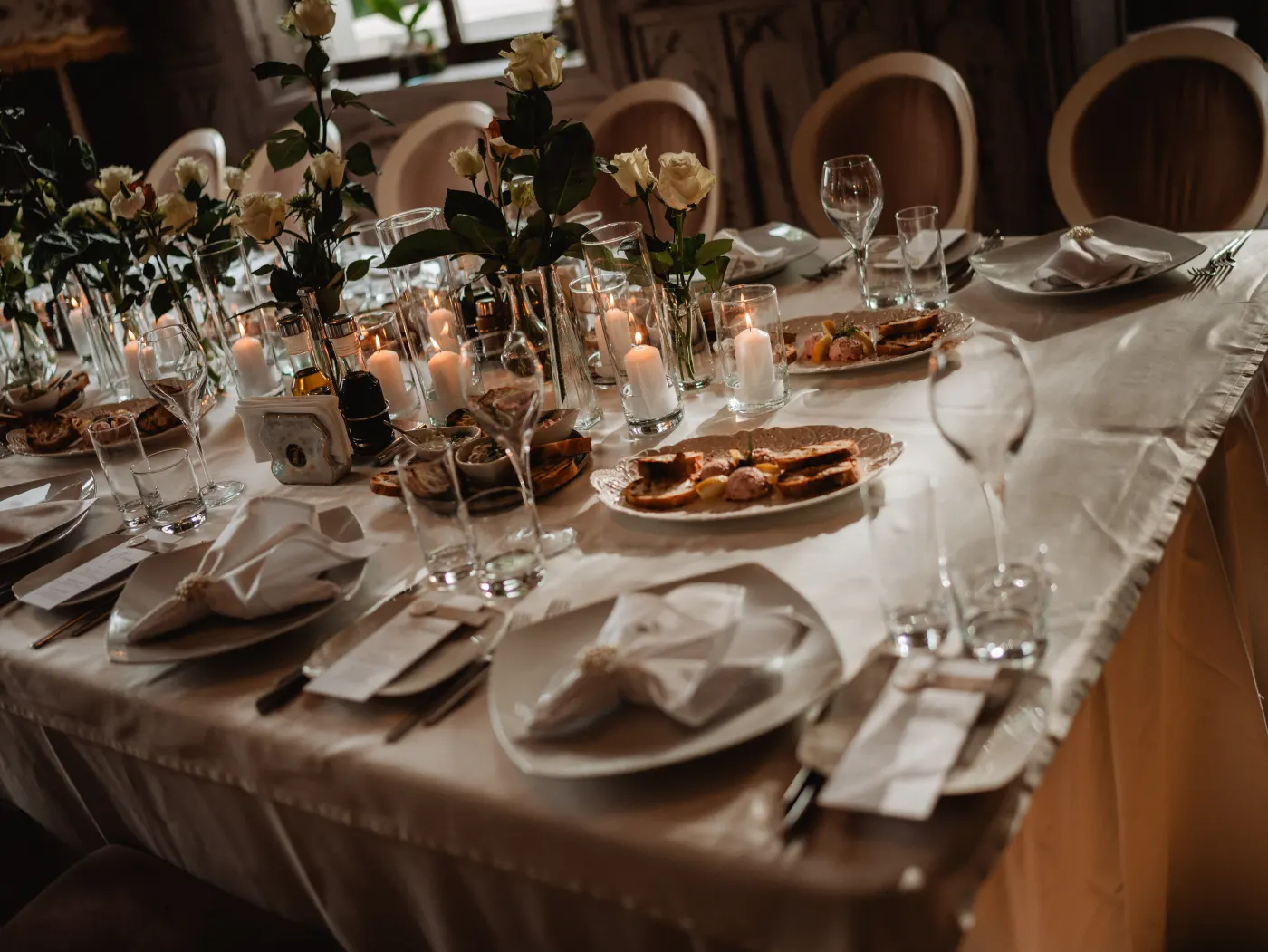 A Gatsby-style wedding celebration