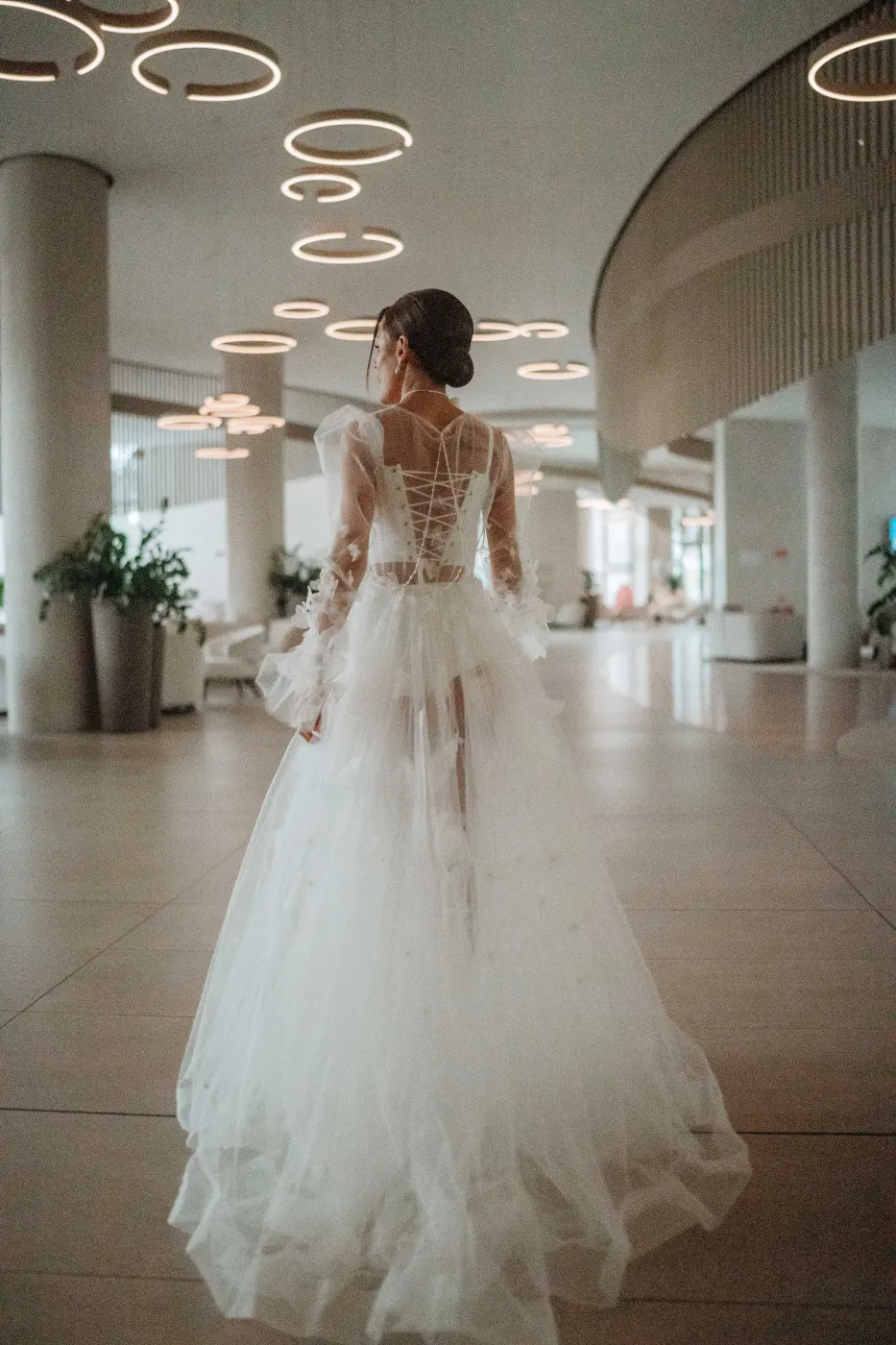 Bridal preparations — wedding at Villa Burov