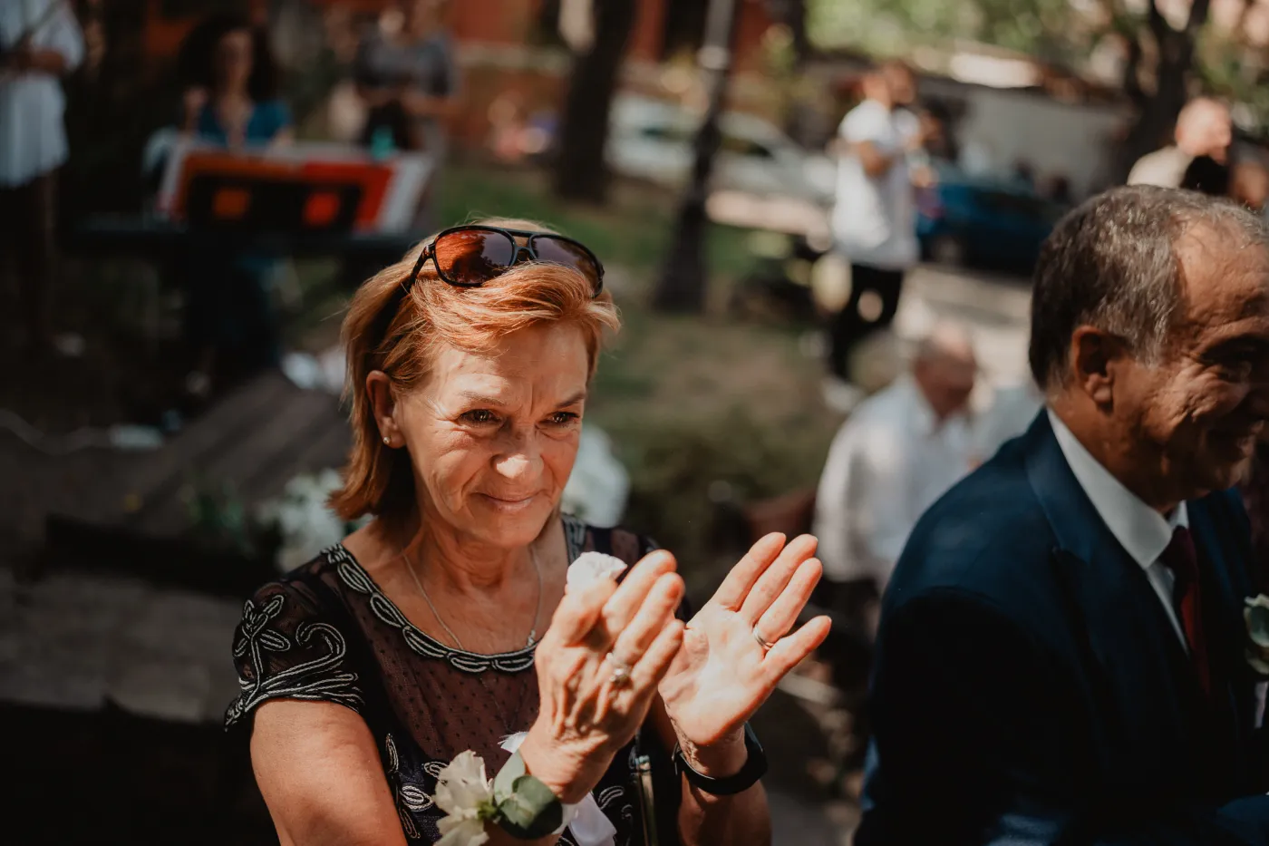 Exchanging vows before passers-by