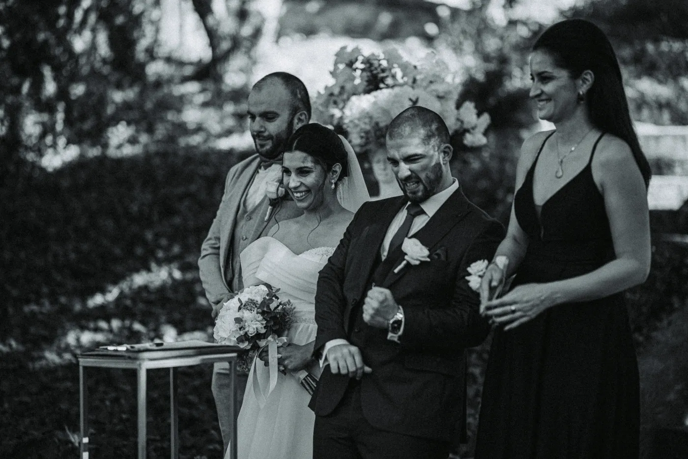 Exchanging vows before passers-by